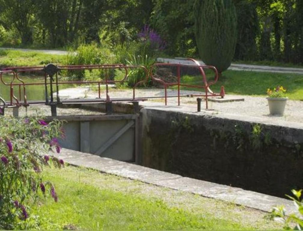 Le Clos Du Murier Chassignelles Exteriör bild